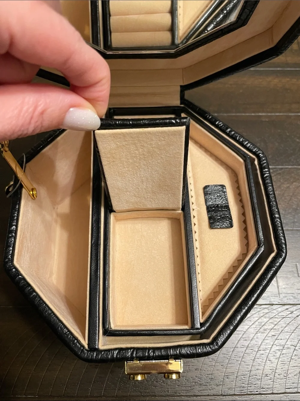 Wolf Designs Octagon Jewelry Box Black Faux Croc Locking Case With Mirror